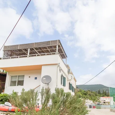 Tatil Evi Riva Ston